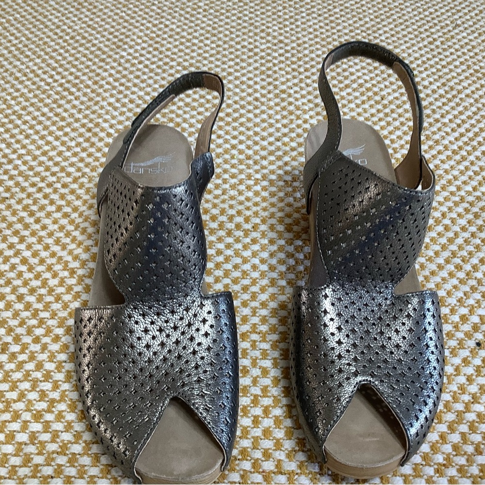 Dansko shoes Teagan - Gunmetal (silver) size 38. US 7-7.5 - Picture 8 of 14